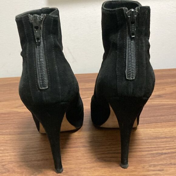 Brian Atwood Booties with Stiletto Heel & Back Zipper in Black Suede. Size 38.5. - Picture 5 of 8